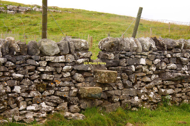 Photo 6"x4" Wall stile to Cove Road Malham\/SD9062 c2011