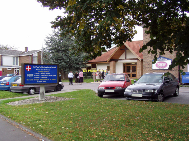 Photo 6"x4" Saint Paul's Methodist Church Woodfield Road Crawley Crawley\/TQ2736 c2006
