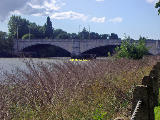 Photo 6"x4" Chiswick bridge Barnes c2010