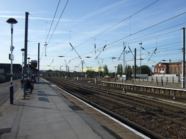Photo 6"x4" Railway heading south from Doncaster Railway Station Doncaster c2011