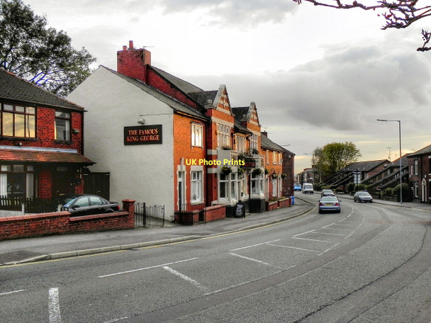 Photo 6"x4" The Famous King George, Copster Hill, Oldham Oldham c2011