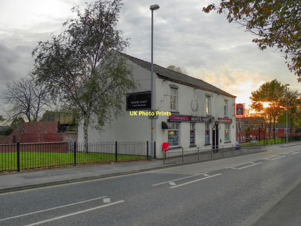 Photo 6"x4" White Hart Failsworth c2011