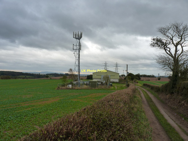 Photo 6"x4" Bearnett Farm and an O2 phone mast Lower Penn c2011