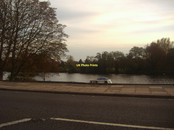 Photo 6"x4" The river Thames at Hampton Teddington\/TQ1670 c2011