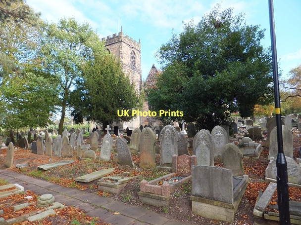 Photo 6"x4" St Mary's Church, Bushbury and its churchyard Wednesfield c2011