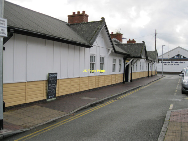 Photo 6"x4" Gorsaf Pwllheli Station Pwllheli c2011