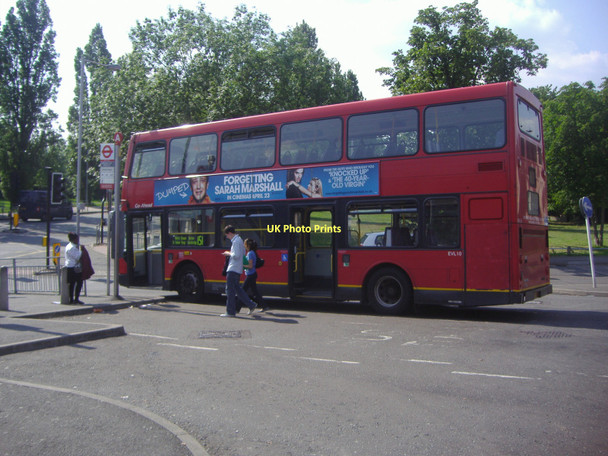 Photo 6"x4" Bus outside Worcester Park station New Malden c2008