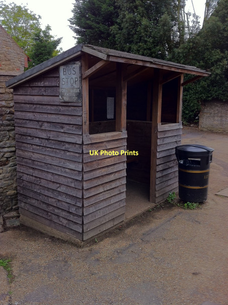 Photo 6"x4" Lowick bus shelter Thrapston c2011