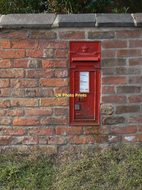 Photo 6"x4" Clipston postbox ref no.NG12 127 Clipston\/SK6334 c2011 P1