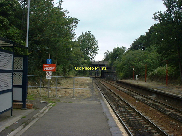 Photo 6"x4" Walthamstow Queens Road Station Walthamstow c2002