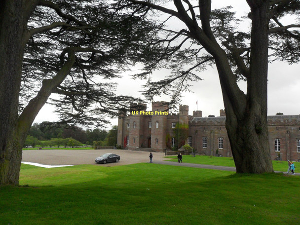 Photo 6"x4" Scone Palace Old Scone c2011