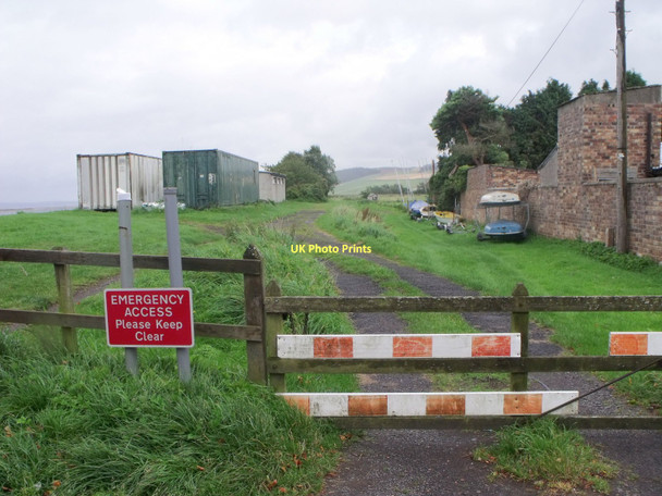Photo 6"x4" Footpath beside River Tay, Newburgh Newburgh\/NO2318 c2011