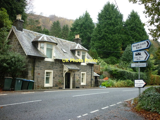 Photo 6"x4" A house on the A85 near Loch Earn St Fillans c2011