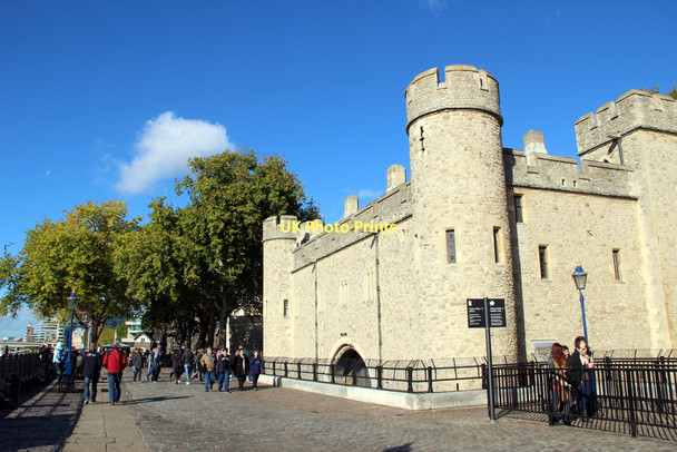 Photo 6"x4" Entrance to the Tower of London London c2011