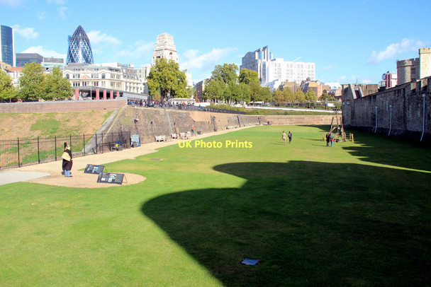 Photo 6"x4" Moat, Tower of London London c2011