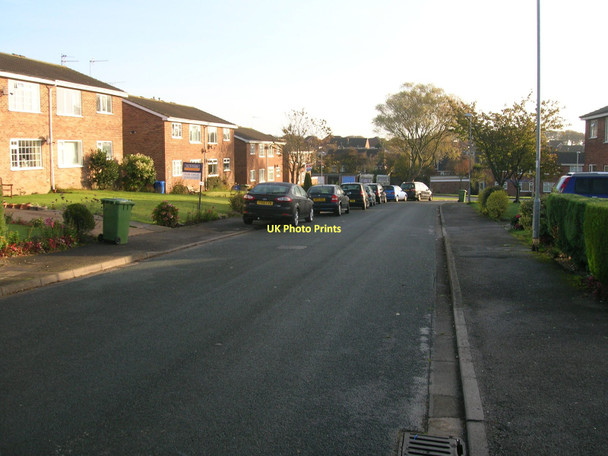 Photo 6"x4" Amy Johnson Avenue Bridlington c2011