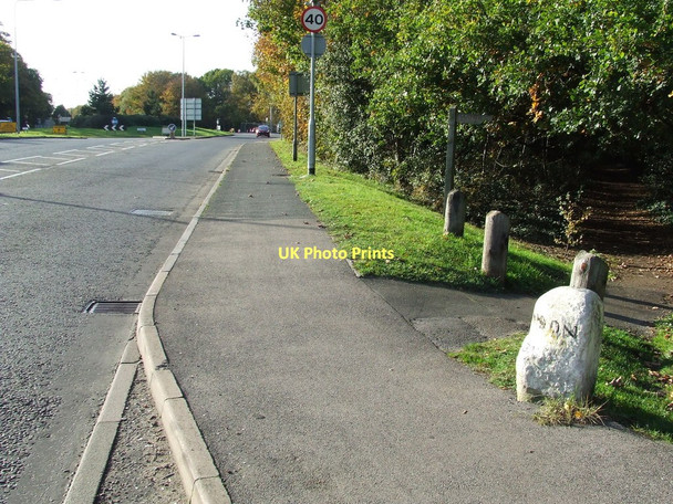 Photo 6"x4" Old Milestone Blackwater\/SU8559 c2011 P1