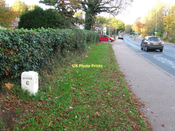 Photo 6"x4" Old Milestone Chingford c2011