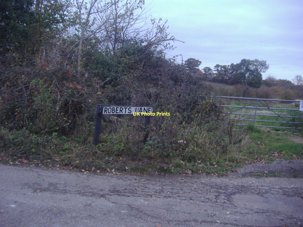 Photo 6"x4" Corner of Roberts Lane, Chalfont St Peter Gravel Hill\/TQ0091 c2011
