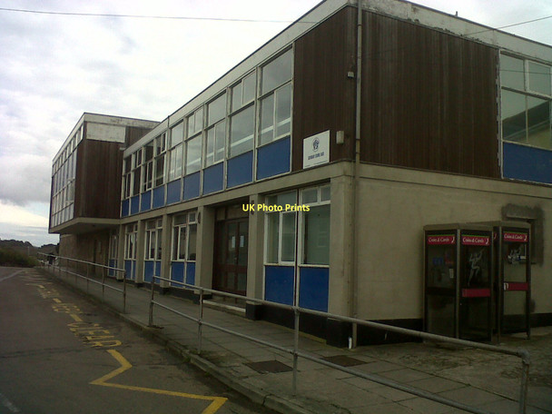 Photo 6"x4" Carn Thomas Secondary School - newly disused Autumn 2011 Hugh Town c2011