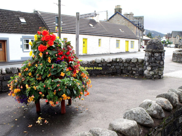Photo 6"x4" Floral display, Main Street, Killin Killin\/NN5732 c2011