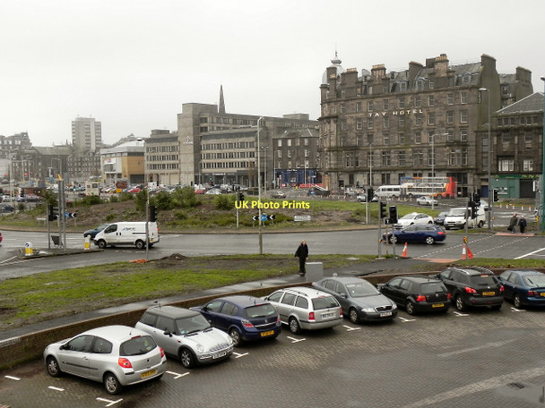 Photo 6"x4" Riverside Roundabout, Dundee Newport-on-Tay c2011