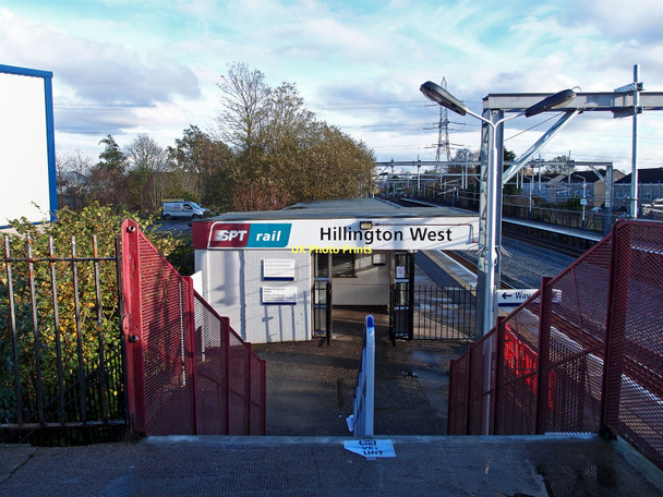 Photo 6"x4" Hillington West Station Renfrew c2011