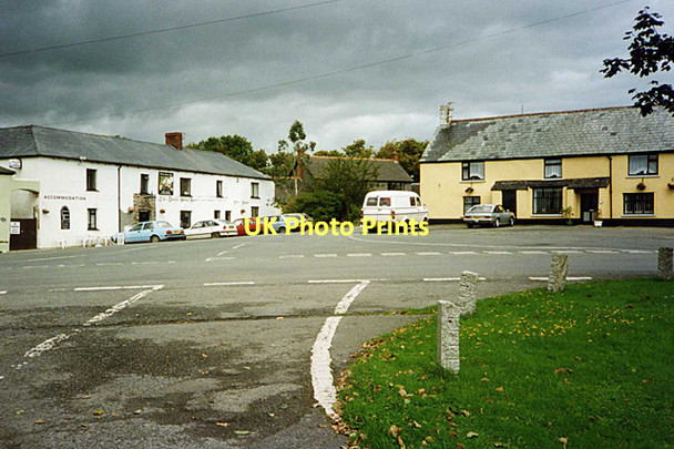 Photo 6"x4" Shebbear: The Square Shebbear c1994