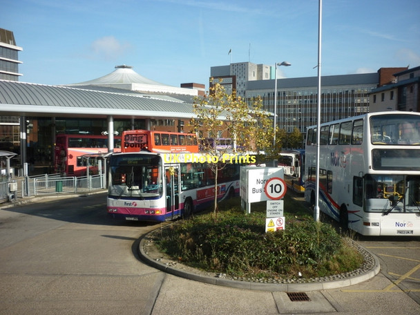 Photo 6"x4" Entering Norwich bus station Norwich c2011