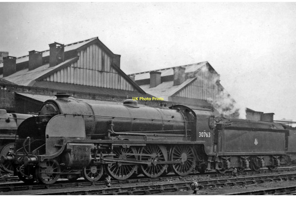 Photo 6"x4" SR 'King Arthur' 4-6-0 at Nine Elms Locomotive Depot Westminster c1958