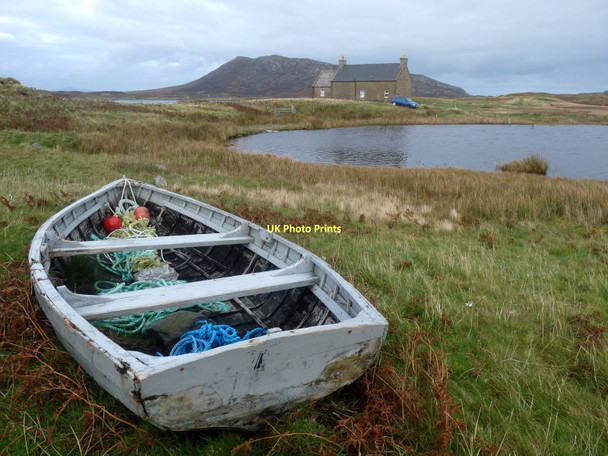 Photo 6"x4" Loch Nighe and Obisary Saighdinis c2011