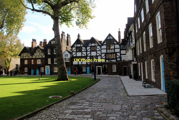 Photo 6"x4" Inner Ward, Tower of London London c2011