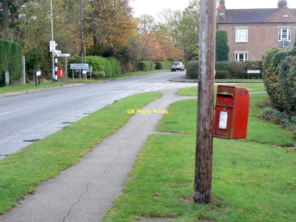 Photo 6"x4" Haywards Corner postbox ref no NG12 334 Keyworth c2011