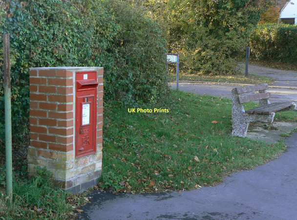 Photo 6"x4" Plumtree Road postbox ref no NG12 101 Plumtree Park c2011