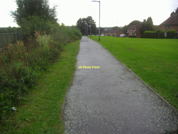 Photo 6"x4" Public footpath along the North Circular Road, Finchley Finchley c2008