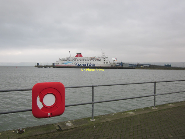 Photo 6"x4" Stranraer Harbour Stranraer c2011
