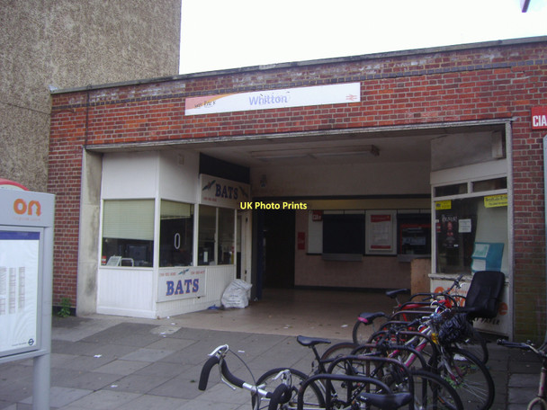 Photo 6"x4" Whitton station Twickenham c2008