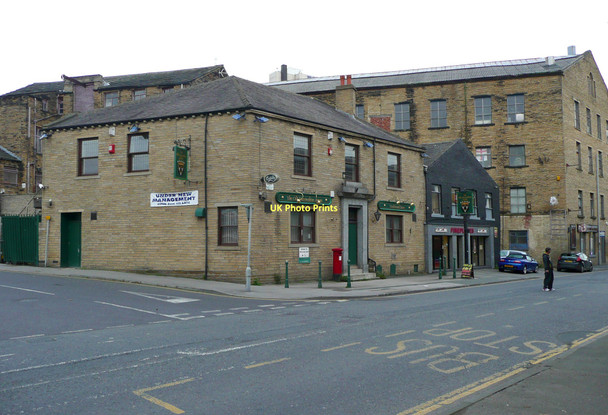 Photo 6"x4" The Old Devonshire Arms, Thornton Road, Bradford Bradford\/SE1632 c2011