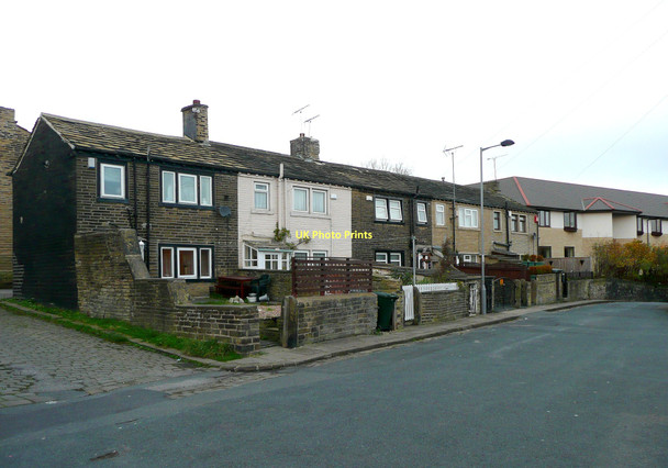 Photo 6"x4" Cottages at Crossley Hall, Thornton Old Road, Bradford Leventhorpe c2011