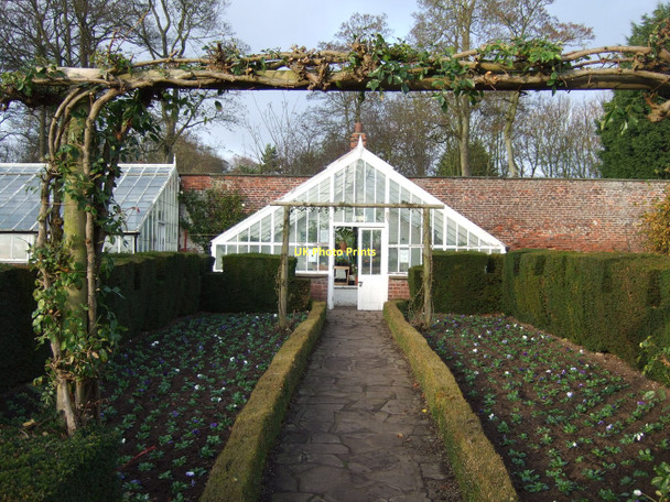 Photo 6"x4" Gardens, Sewerby Hall Bridlington c2011