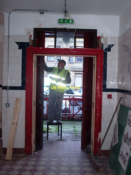 Photo 6"x4" Govanhill Baths \u00e2\u0080\u0093 Lick of Paint (1) Rutherglen c2011