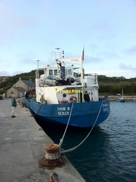 Photo 6"x4" Ivor B in the harbour at New Grimsby, Tresco New Grimsby c2011
