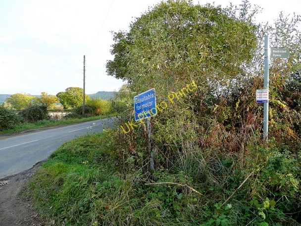 Photo 6"x4" Signs at the foot of Gretton Hill Greet\/SP0230 c2009