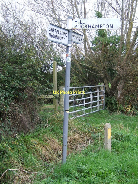 Photo 6"x4" Three roads and a footpath Shepperdine c2011