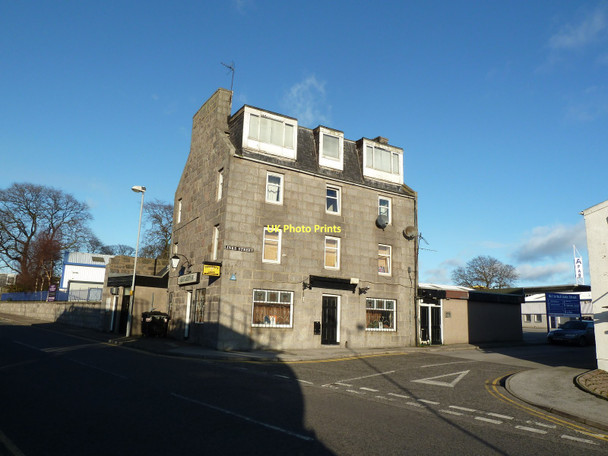 Photo 6"x4" Auld St Clement's Bar, St Clement St, Aberdeen Torry\/NJ9505 c2011