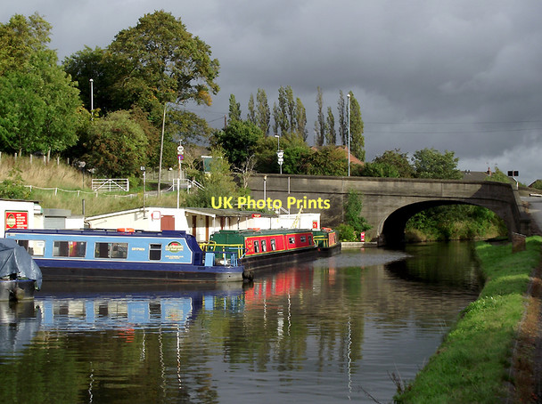 Photo 6"x4" Boatyard and canal at Preston Brook, Cheshire Preston Brook\/SJ5680 c2011