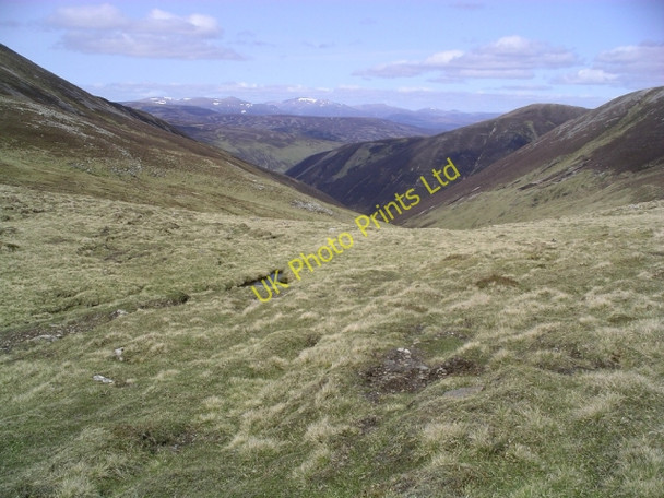 Photo 6"x4" Bealach between Braigh Coire Chruinn-bhalgain and Carn nan Gabhar 1 Airgiod Bheinn c2005