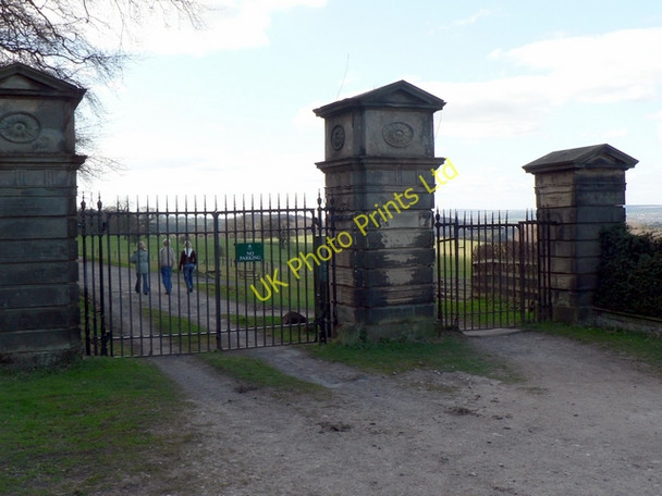 Photo 6"x4" Lofthouse Lodge Gates, Harewood Estate Wike c2006