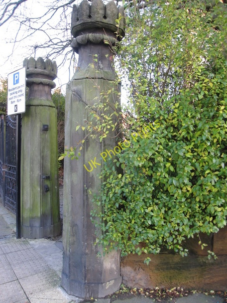 Photo 6"x4" Gateposts and a bench mark in Hope Street Liverpool c2010