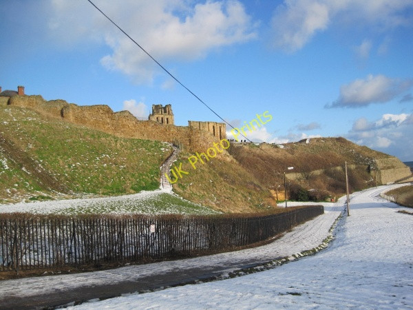 Photo 6"x4" Tynemouth Priory and Castle Tynemouth c2010